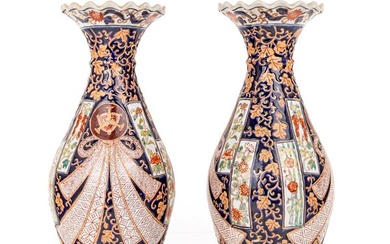 Coppia di vasi in porcellana, Giappone