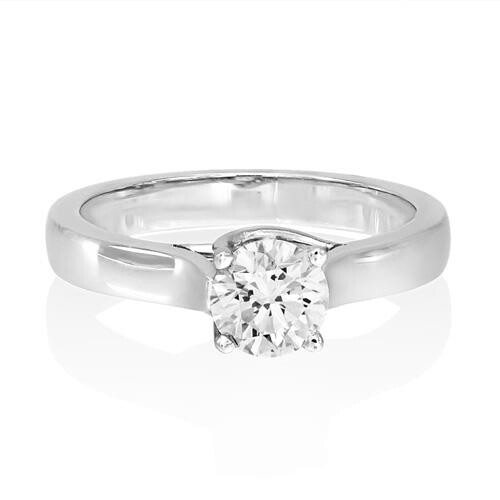 Diamond ring set with 0.71ct. diamond. This Diamond Solitair...