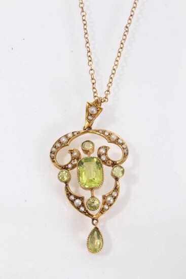 Edwardian peridot and seed pearl pendant on pearl