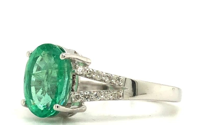 Emerald and Diamond Ring White Gold