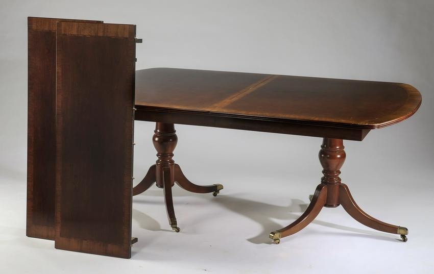 English mahogany dining table, 19th c.
