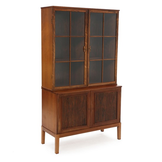Ernst Christoffersen: Cabinet of Brazilian rosewood with show case top. Made 1966 by cabinetmaker Ernst Christoffersen. H. 176 cm. W. 101 cm.