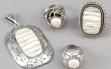 Four pieces of silver jewelry, pro