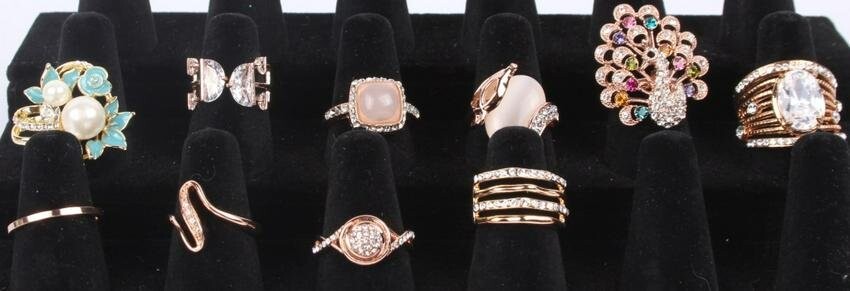 GOLD TONED DECORATIVE STONE RINGS - LOT OF 10