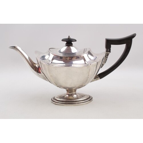 Georgian Style Silver Fluted Teapot Chester 1904 418g total ...