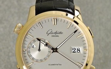 Glashütte Original, Glashütte i/SA, "Senator Diary", Movement No. 00081, Case No. 0133, Ref. 100-13-01-01-04, Cal. GO100, 42 mm, circa 2010 An automatic wristwatch in mint condition, with date and diary function - with original box and loup Case: 18k...