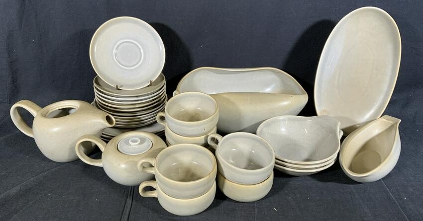Group Lot 30 RUSSEL WRIGHT Ceramic Serving Set