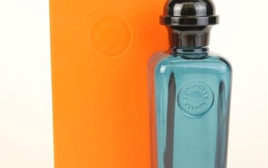 Hermès - "Eau de Cologne Narcisse Bleu" - (2013) Flacon vaporisateur contenant 200ml d'Eau de...