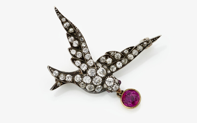 Historische Vogelbrosche verziert mit Diamanten und einem burmesischen Rubin