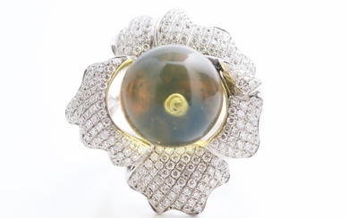 House of Amber. Ring of 18 kt gold and diamonds 0.036 ct