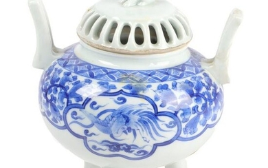 Japanese porcelain Hirado ware blue and white censer