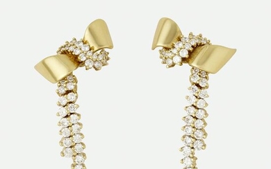 Jose Hess, Diamond and gold ribbon earrings