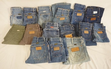 LOT OF 15 PAIRS OF WRANGLER JEANS