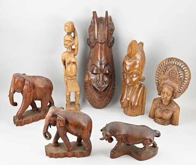 Lot of carvings (various) (7x)
