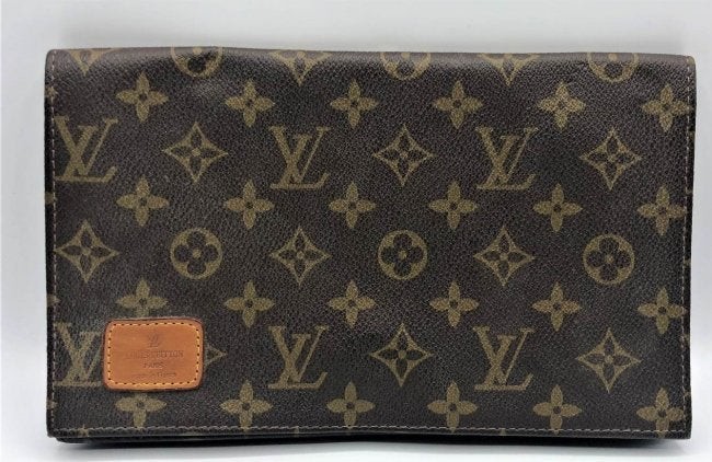 Louis Vuitton Bi-Fold Clutch, Classic Monogram Pattern
