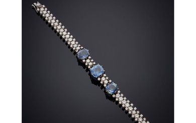 Magnifique bracelet ruban en or blanc 18 carats (750/000) entièrement sertis de diamants de taille...