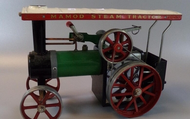 Mamod steam tractor in original box. (B.P. 21% +...