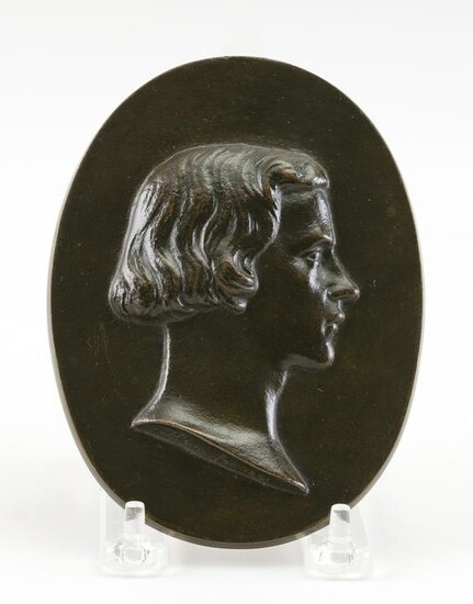 OVAL BRONZE PLAQUE DEPICTING A BUST OF A MAN 19th