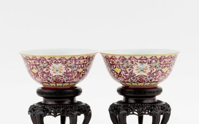 PAIR OF RED & WHITE DRAGON BOWLS ON STAND