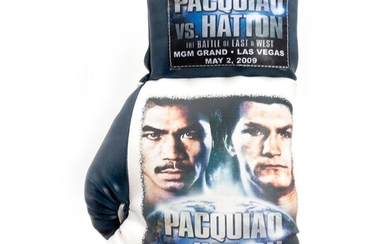 Pacquiao VS. Hatton souvenir boxing glove