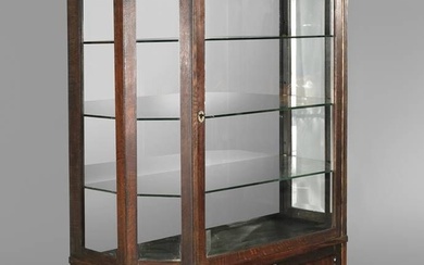 Petite armoire vitrine néogothique, fin 19e siècle, chêne massif et plaqué, corps trapézoïdal avec vitres...