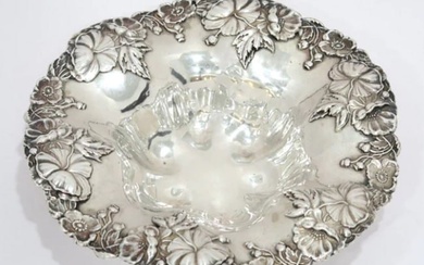 STERLING SILVER ANTIQUE AMERICAN POPPY FLOWER ROUND CANDY NUT DISH
