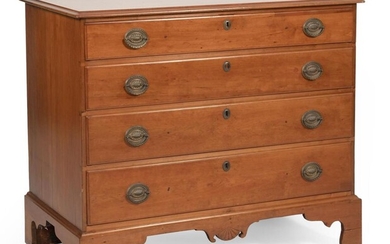 CHIPPENDALE FOUR-DRAWER CHEST Circa 1790 In maple. Four...