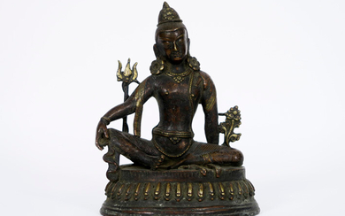 TIBET - 19° EEUW (or earlier) sculpture in a bronze alloy with remains of the original dorure : "Avalokitesvara with trident" - height : 20 cm prov : collection of the Dhakhwa family - Kathmandu (from around 1900 and before)||antique Tibetan...
