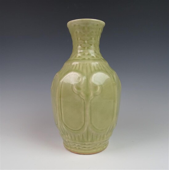 (-), Thaise celadon vaas, vermoedelijk Mengrai kilns, 19e/20e...