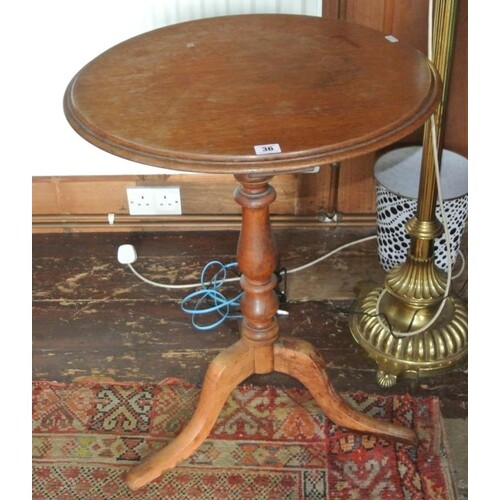 Victorian mahogany circular tripod table with shaped border,...