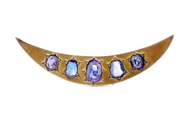 Victorian sapphire and yellow gold brooch unmarked. Approx 5...