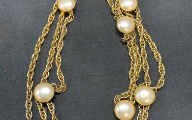 Vintage Gold Tone Faux Pearl Necklace