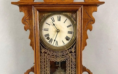 Vintage Unmarked Wind-Up Gingerbread Mantle Clock
