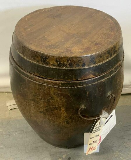 Vintage ZheJiang Chinese Fir Wood Lidded Bucket