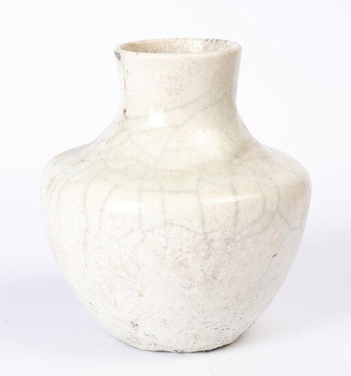 White glazed ceramic vase (Japanese?) - height 25c…