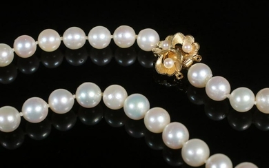STRAND OF 7 1/2MM PEARLS