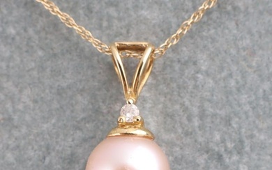14K YELLOW GOLD DIAMOND PEARL NECKLACE