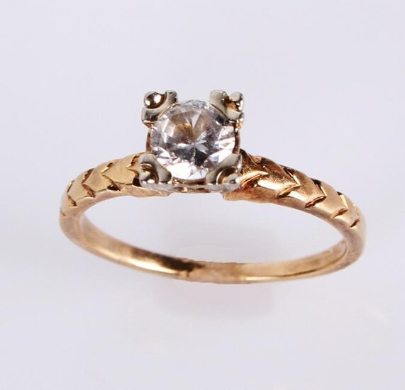 14K YELLOW GOLD SOLITAIRE CZ LADIES RING