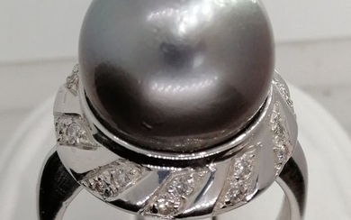 18 kt. Gold, Tahitian pearl, 13 - 14 mm - Ring - Diamonds