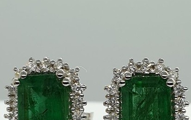 18 kt. White gold - Earrings - 2.20 ct Emerald - Diamonds