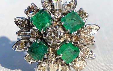18 kt. White gold - Ring - 1.00 ct Emeralds - Diamonds