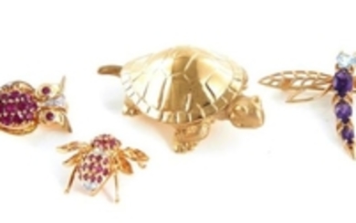 Gemstone and gold brooches (4pcs)
