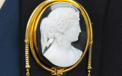 A late Victorian 18ct gold onyx cameo brooch, depicting Demeter.