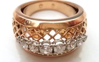 18K Gold ring set with diamonds 0.5...