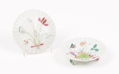 A pair of small saucers Chinese export porcelain …