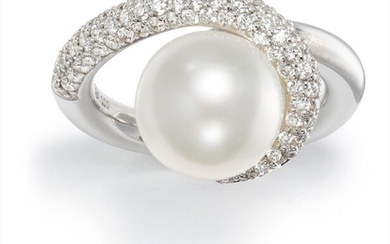 Gübelin, A Cultured Pearl and Diamond Ring