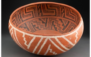 70037: A Pinedale Polychrome Bowl c. 1100 - 1250 AD c