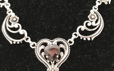 835 Silver - Necklace with pendant Garnet
