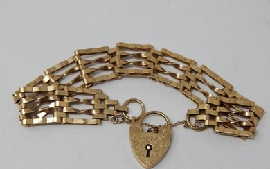 9ct Yellow Gold Bar Bracelet with Padlock Clasp & Safety Cha...