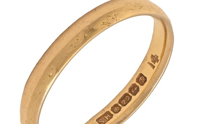 A 22ct gold wedding ring, 3.4g, size M